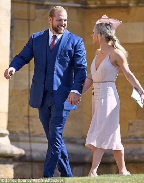 Ngôi sao bóng bầu dục James Haskell và Chloe Madeley cùng nhau tới dự hôn lễ.