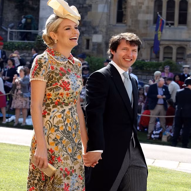 Ca sĩ James Blunt và vợ, Sofia Wellesley nằm trong số những ngôi sao nổi tiếng được cặp đôi Harry-Markle mời tới chung vui.