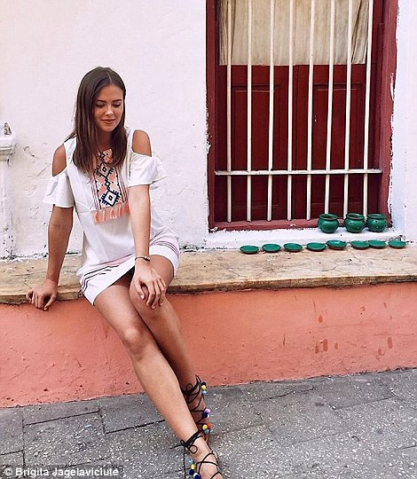 “Địa điểm mà tôi yêu thích nhất là New York, nơi đây có cái gì đó rất đặc biệt luôn truyền cho tôi cảm hứng. Đó là một thành phố đầy năng lượng và nhộn nhịp”, cô chia sẻ.