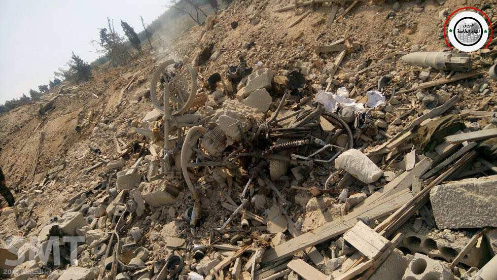 “Cuộc tấn công ác liệt vào đêm 29/4 đã phá hủy căn cứ Lữ đoàn 47 ở tỉnh Hama, gây ra tiếng nổ lớn làm rung chuyển cả khu vực”, nguồn tin cho hay.