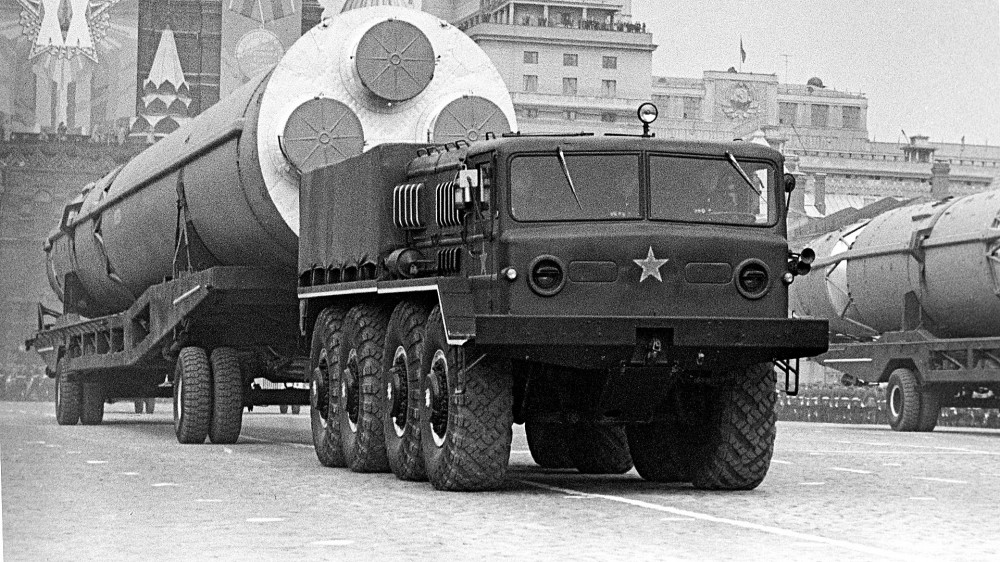 Năm 1965, 3 mẫu tên lửa đạn đạo liên lục địa của Liên Xô là 8K713, 8K96 và 8K99 tham gia vào lễ duyệt binh Ngày Chiến thắng, tuy nhiên những dự án tên lửa này chưa bao giờ được đưa vào sử dụng trong thực tế. (Ảnh: Sputnik)