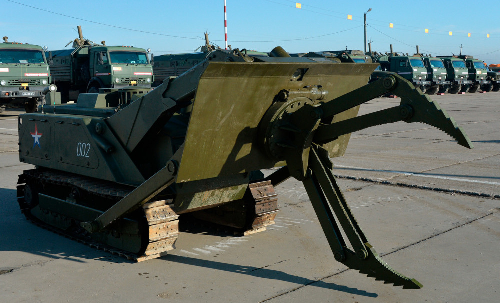 Lễ duyệt binh Ngày Chiến thắng 2018 sẽ là lễ duyệt binh đầu tiên có sự tham gia của robot quân sự - bao gồm robot công binh Uranus-6 và robot chiến đấu Uranus-9. (Ảnh: Sputnik)