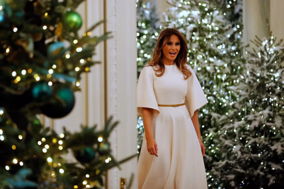 Đệ nhất phu nhân Mỹ Melania từng tham gia công tác chuẩn bị cho nhiều sự kiện quan trọng trong Nhà Trắng như chuẩn bị cho buổi quốc yến chiêu đãi vợ chồng Tổng thống Pháp Emmanuel Marcon hay trang trí Nhà Trắng dịp Giáng sinh,...
