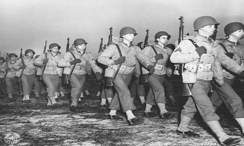 Vào cuối những năm 1930, Quân đội Mỹ sử dụng quần trouser để thay thế những chiếc quần ống túm cho binh sĩ. Những chiếc áo jacket được binh sĩ Mỹ sử dụng trong thời kỳ Thế chiến II.