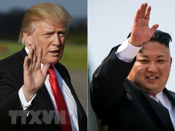 Tổng thống Mỹ Donald Trump (trái) và nhà lãnh đạo Triều Tiên Kim Jong-un.