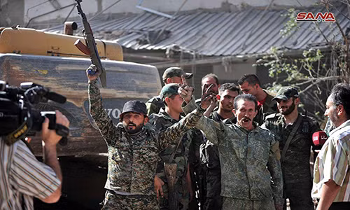 Theo một báo cáo quân sự, quân chính phủ Syria đã điều lực lượng tiếp viện từ các tỉnh Damascus, Hama, Aleppo và Homs để hỗ trợ cho chiến dịch quân sự sắp tới tại Deir Ezzor. Ảnh: SANA.