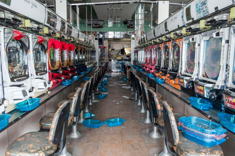 Nhiều người dân không dám trở về thành phố Fukushima do sợ bị nhiễm các chất phóng xạ.