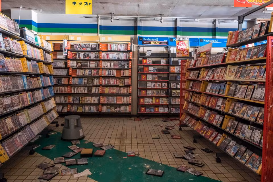 Nhiếp ảnh gia người Anh chia sẻ, nhiều người thậm chí không biết rằng thành phố Fukushima vẫn tồn tại.