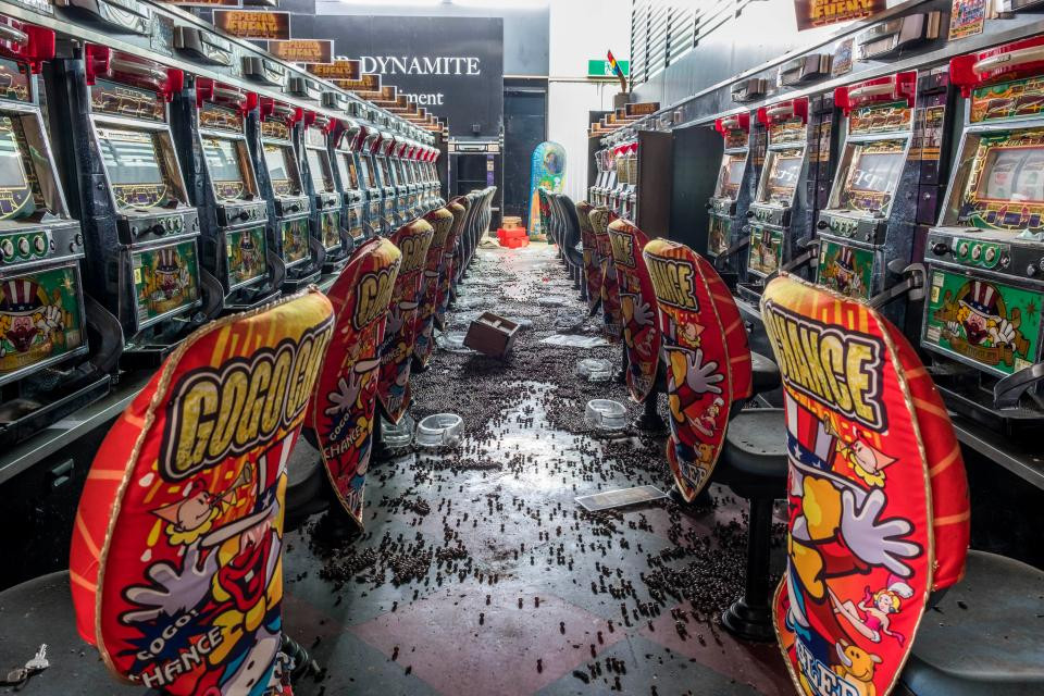 Còn đây là một trung tâm game ở thành phố Fukushima sau nhiều năm bị bỏ hoang.