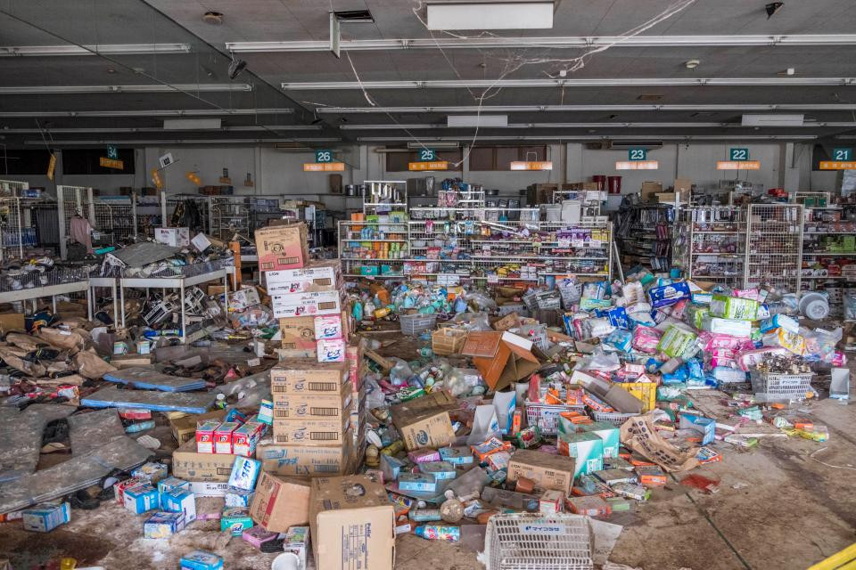 “Những bức ảnh này được chụp ở Fukushima, tại các khu vực phải sơ tán sau thảm họa hạt nhân Fukushima hồi năm 2011”, Galbraith cho biết.