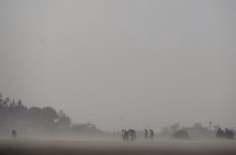 Được biết, hầu hết nạn nhân thiệt mạng hoặc bị thương vì nhà sập khi họ đang ngủ hoặc do cây đổ vào người. Ảnh: Getty.