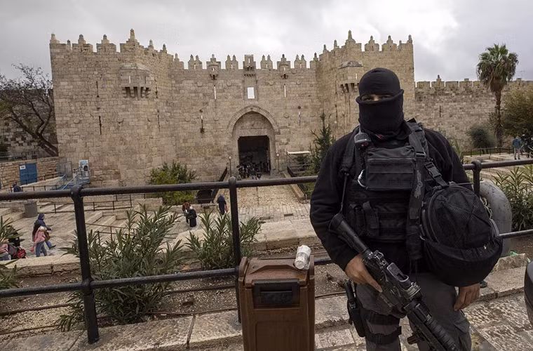 Vùng đất thánh Jerusalem nằm dưới sự kiểm soát của Alexander Đại đế vào năm 332 trước Công nguyên.