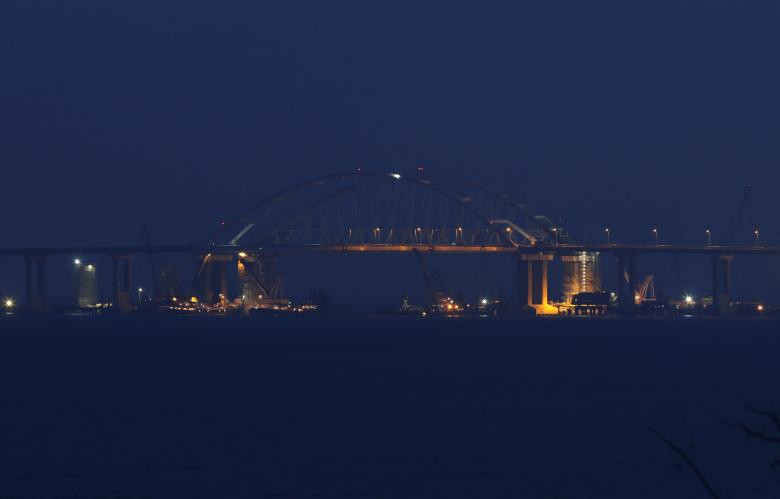 Tan muc cau dai nhat Chau Au noi lien Crimea voi Nga-Hinh-10