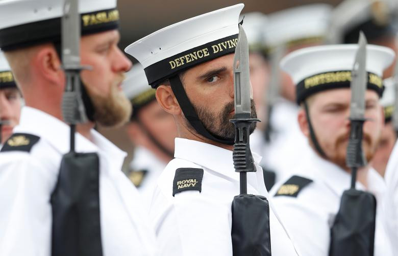Các thành viên Hải quân Hoàng gia tập luyện ở thị trấn Fareham. Ảnh: Reuters.