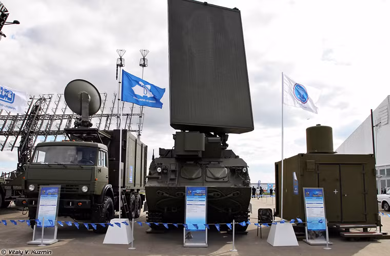 Phạm vi điều khiển hỏa lực dựa trên dữ liệu từ phát đạn đầu tiên của đối phương: Phản pháo cối 120mm và pháo binh từ 20-22km; Phản pháo vào vị trí bắn của pháo phản lực bắn loạt không dưới 35km và vị trí bắn của tên lửa đạn đạo chiến thuật không dưới 45km.