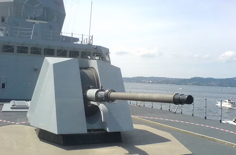 Pháo hạm đa năng của Provence là khẩu OTO Melara 76,2mm Super Rapid do Italy sản xuất.