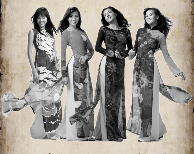 Áo dài vẽ từ năm 1989. Là họa sĩ giảng viên mỹ thuật, thiết kế thời trang, Sĩ Hoàng đã đưa ngôn ngữ hội họa vào trong áo dài truyền thống. Nó mở đầu cho trào lưu áo dài được vẽ bằng tay trên vải với những trang trí hình hoa lá, lập thể, hoa văn cổ…