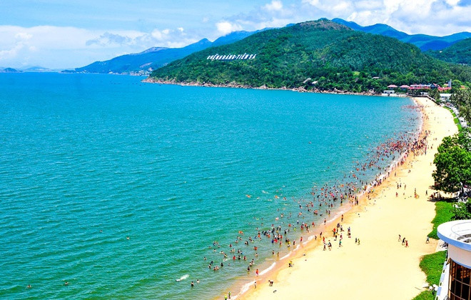 TP Quy Nhơn hiện là tỉnh lỵ của Bình Định. Ngoài thành phố biển xinh đẹp này, Bình Định còn có thị xã An Nhơn cùng 9 huyện: An Lão, Hoài Ân, Hoài Nhơn, Phù Cát, Phù Mỹ, Tây Sơn, Tuy Phước, Vân Canh và Vĩnh Thạnh.