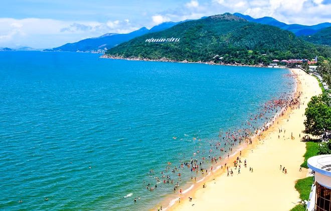 TP Quy Nhơn hiện là tỉnh lỵ của Bình Định. Ngoài thành phố biển xinh đẹp này, Bình Định còn có thị xã An Nhơn cùng 9 huyện: An Lão, Hoài Ân, Hoài Nhơn, Phù Cát, Phù Mỹ, Tây Sơn, Tuy Phước, Vân Canh và Vĩnh Thạnh.