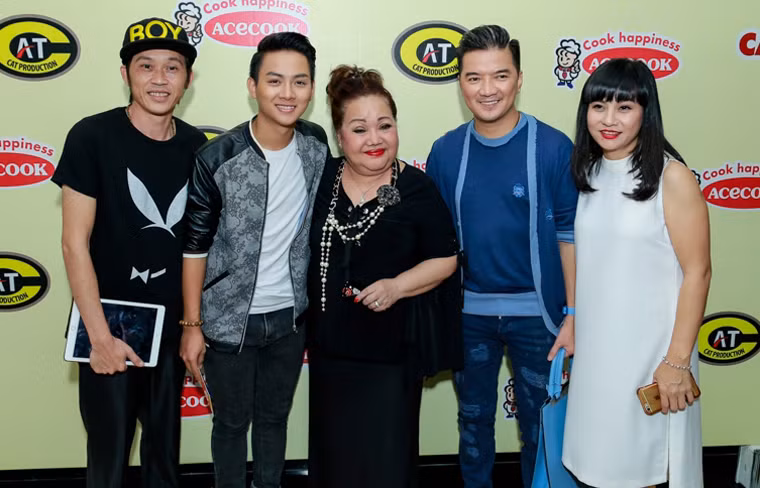 Liveshow Hoài Linh 2016 - "Đời bạc lắm!!! Kệ... cười trước đã" sẽ được tổ chức trong 3 đêm 14,15/1 và 22/1 tại TP HCM.