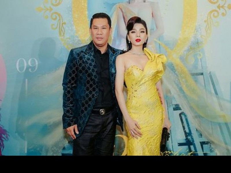 Doanh nhân Đức Huy từng có 10 năm chung sống với ca sĩ Lệ Quyên. Cặp đôi có một con trai. Trong thời gian mặn nồng, Lệ Quyên thường là người chia sẻ về hôn nhân trong khi doanh nhân Đức Huy khá kiệm lời. Ảnh: VOV