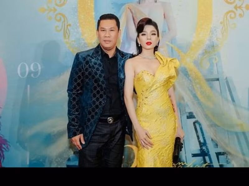 Doanh nhân Đức Huy từng có 10 năm chung sống với ca sĩ Lệ Quyên. Cặp đôi có một con trai. Trong thời gian mặn nồng, Lệ Quyên thường là người chia sẻ về hôn nhân trong khi doanh nhân Đức Huy khá kiệm lời. Ảnh: VOV