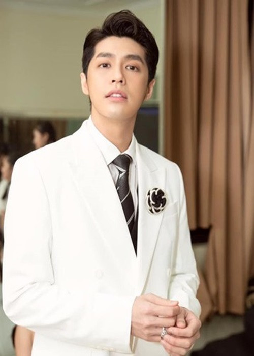 Noo Phước Thịnh không chỉ gỡ bài đăng gây tranh cãi mà còn lên tiếng xin lỗi khán giả. Ảnh: FB Noo Phước Thịnh