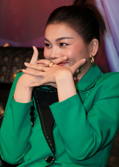 Thanh Hằng còn bộc bạch cô và bạn trai giống ở nhiều điểm “khó ăn khó ở” và ít tiếp xúc với bên ngoài. Hai người thuộc tuýp người ít nói và sống rất rõ ràng, đầy tinh tế. Ảnh: FB Thanh Hằng