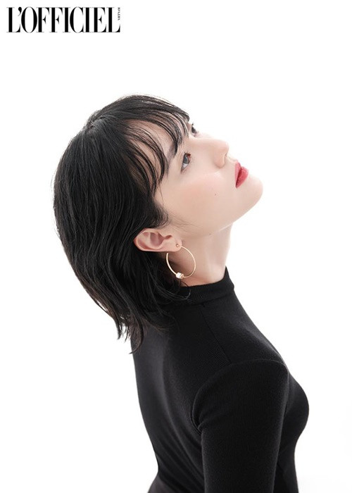 Gà cưng của Sơn Tùng M-TP liên tục chia sẻ trên mạng xã hội các bộ ảnh mới.