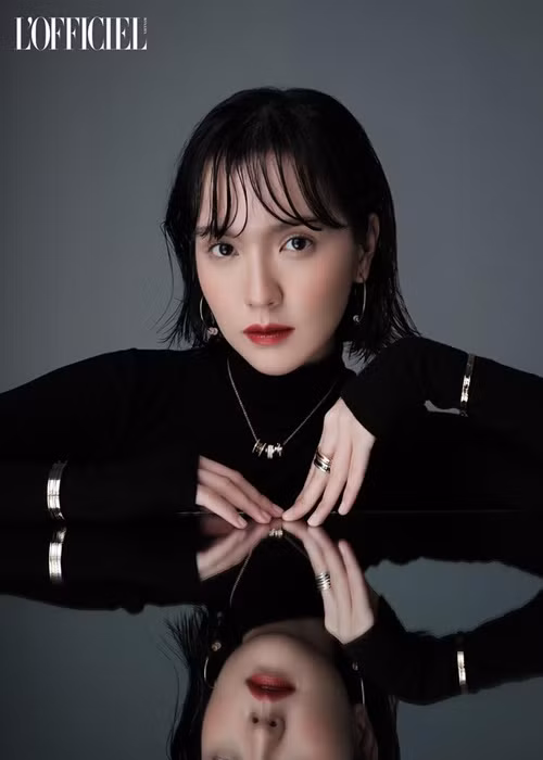 Kể từ ồn ào tình cảm, hình ảnh của Hải Tú không còn đẹp trong mắt nhiều khán giả. Cô bị cư dân mạng soi mói quá khứ. Trước những ý kiến trái chiều, Hải Tú vẫn giữ im lặng.