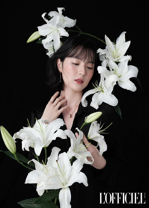 Hải Tú bắt đầu được Sơn Tùng M-TP lăng xê vào tháng 12/2020. Cô đóng nữ chính trong MV “Chúng ta của hiện tại” của nam ca sĩ gốc Thái Bình.