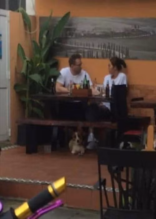 Trên Zing, Minh Tú cho biết, cô và Chris hẹn hò năm 2012 sau 1 năm quen biết. Sau đó, cả hai chia tay. Năm 2018, sau khi trở về từ cuộc thi Hoa hậu Siêu quốc gia, Minh Tú gặp lại tình cũ trong một quán cà phê tại TPHCM rồi cả hai bắt đầu như những người bạn. Ảnh: Vietnamnet