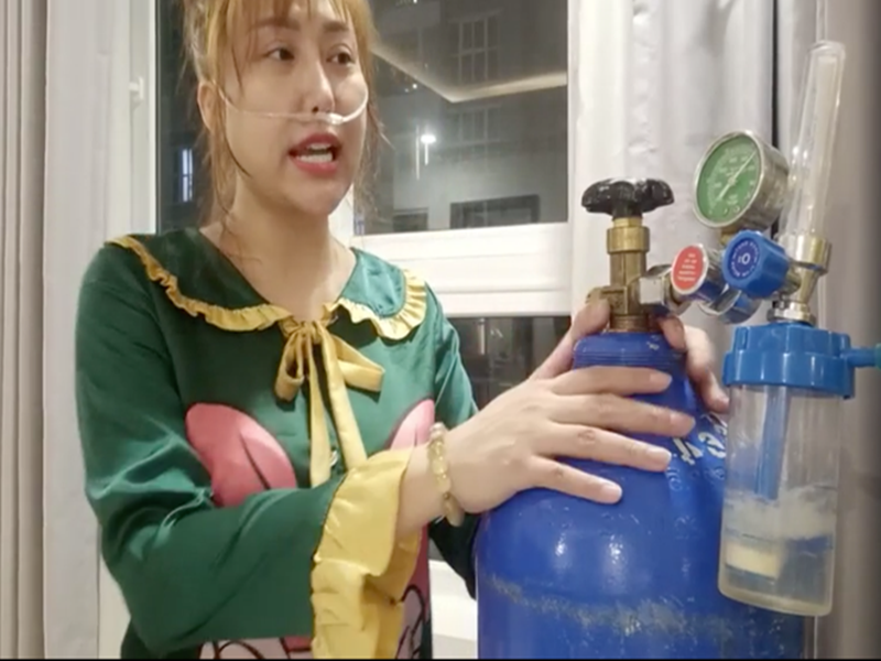 Phi Thanh Van va con trai mac COVID-19, suc khoe gio the nao?