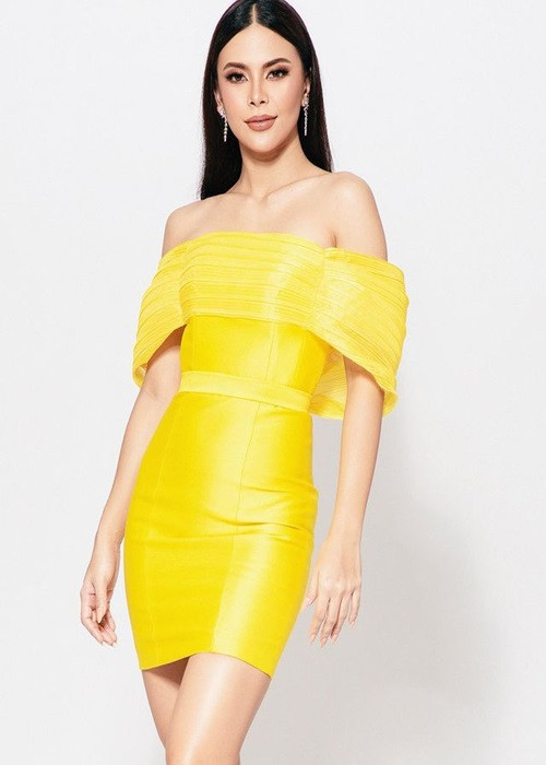 Đại diện Philippines - Tracy Maureen Perez cũng hứa hẹn sẽ làm nên chuyện. Người đẹp sinh năm 1993, tốt nghiệp cử nhân ngành kỹ sư công nghệ. Thành tích của Tracy trước chung kết Hoa hậu Thế giới là top 6 dự án nhân ái, top 4 phần thi đối đầu.