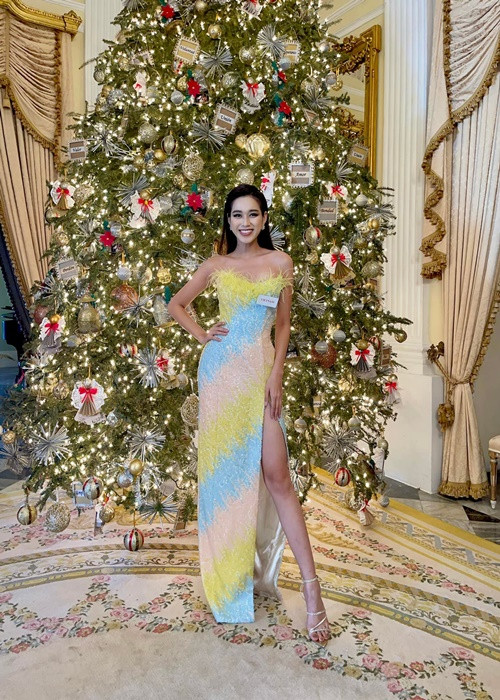 Đỗ Thị Hà được khen ngợi gợi cảm. Tuy nhiên, cô mất điểm vì mái tóc khá rối.