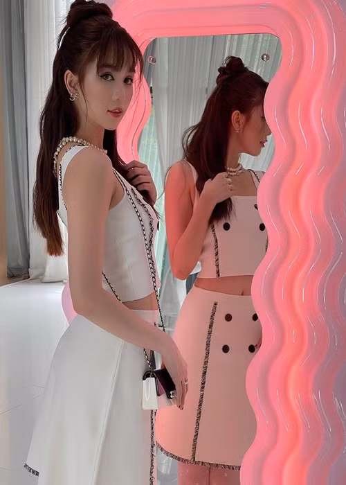 Ngọc Trinh cho biết, cô mua gương với giá 380 triệu đồng. Ảnh: FB Ngọc Trinh