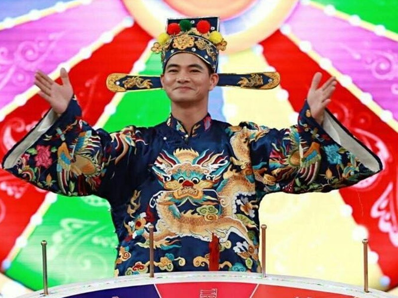 Các nghệ sĩ tham gia Táo Quân 2022 bắt đầu tập luyện vào tối ngày 22/12/2021. Hai gương mặt quen thuộc của chương trình là Xuân Bắc và Công Lý vắng mặt trong buổi tập đầu tiên. Đến nay, Xuân Bắc chưa chia sẻ bất cứ thông tin, hình ảnh nào về chương trình cũng như việc tập luyện với các nghệ sĩ. Ảnh: FB Xuân Bắc