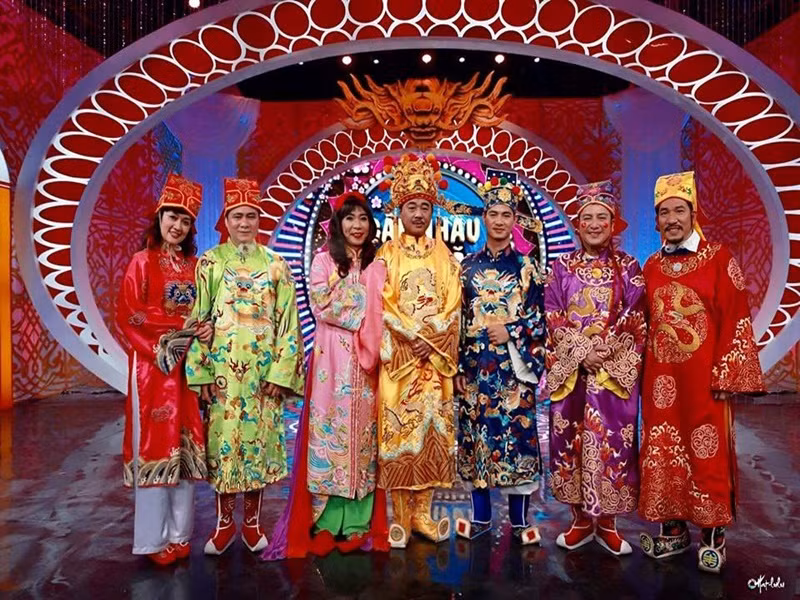 “Từ khi tôi đóng vai Nam Tào, khoảng 12 - 13 năm trở lại đây, cuộc sống, sự nghiệp của tôi gặp rất nhiều thuận lợi. Đấy là tôi nói về khía cạnh cá nhân với nhân vật quan Nam Tào. Còn để có được những điều đó phải có sự hỗ trợ của anh em đồng nghiệp, cha mẹ, vợ con, những người xung quanh, khán giả ủng hộ”, Xuân Bắc trải lòng. Ảnh: FB Xuân Bắc