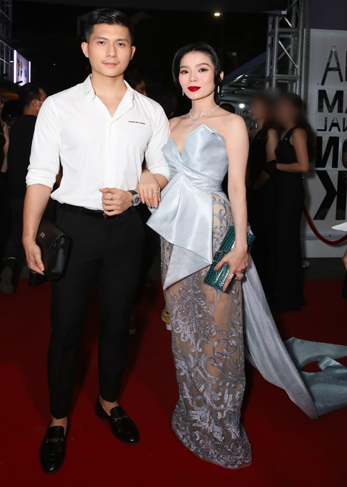 Gần đây, cặp đôi "chị em" sánh đôi tại một sự kiện thời trang. Ảnh: Yan