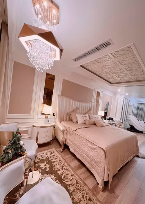 Gần đây, Lệ Quyên liên tục khoe các góc trong biệt thự mới. Tổ ấm của nữ ca sĩ khiến nhiều người trầm trồ bởi vẻ sang trọng. Ảnh: FB Lệ Quyên