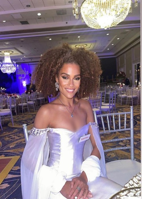 Theo lời Đỗ Thị Hà, đại diện Bahamas bị ốm hai ngày nay nhưng cả hai ngày đều có kết quả âm tính và đến ngày thứ ba thì mới có kết quả dương tính. Ảnh: Instagram Sienna Evans