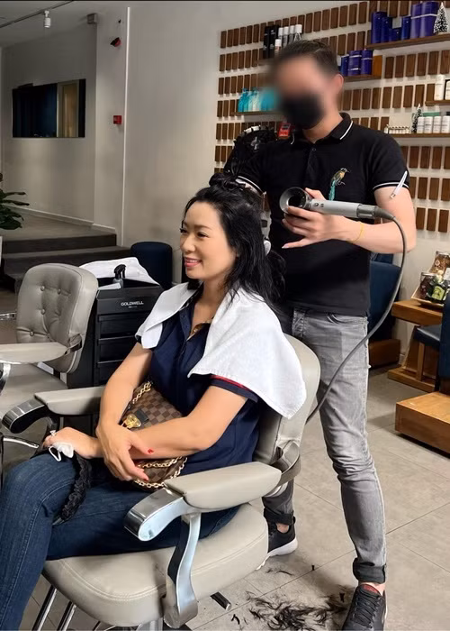 Trịnh Kim Chi đi làm đẹp sau thời gian bận rộn đóng phim. Ảnh: FB Trịnh Kim Chi