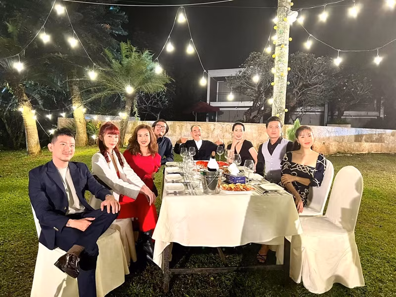 Mặc ồn ào với Thương Tín, Trịnh Kim Chi liên tục khoe ảnh đi đóng phim. Ảnh: FB Trịnh Kim Chi