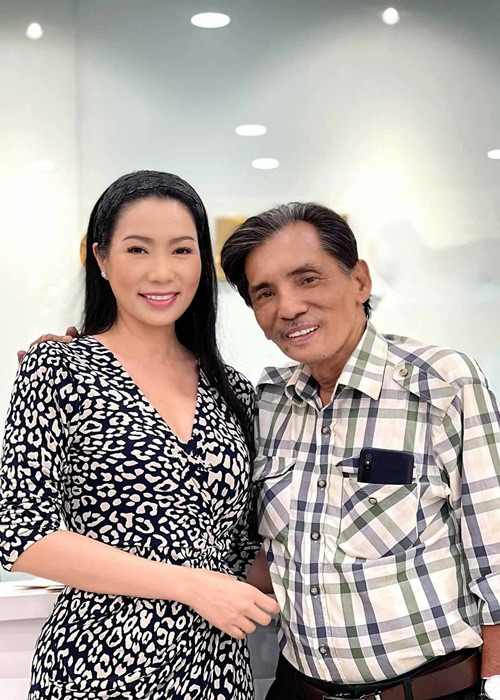 Gần đây, Trịnh Kim Chi vướng ồn ào với diễn viên Thương Tín. Trong các livestream, Thương Tín tố Trịnh Kim Chi nhập nhằng tiền quyên góp từ thiện và cho rằng nữ diễn viên tự ý kêu gọi sự giúp đỡ khi ông bị đột quỵ hồi tháng 2/2021. Ảnh: Dân Việt