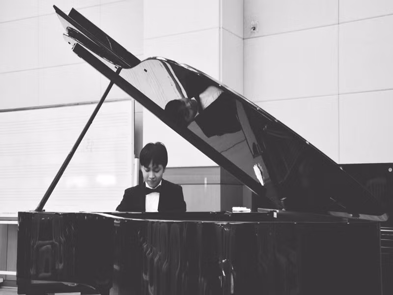 Đăng Quang học chuyên ngành piano, hệ Trung cấp 9 năm của Học viện Âm nhạc Quốc gia Việt Nam. Người dẫn dắt Đăng Quang chính là GS.TS. NGND Trần Thu Hà. Ảnh: FB Đăng Quang
