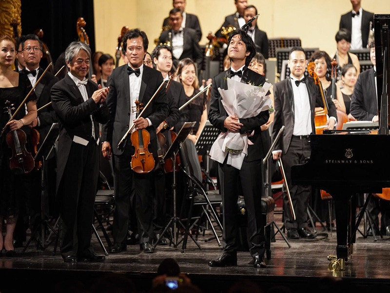 Con trai của Thanh Lam - Quốc Trung đoạt không ít giải thưởng như giải vàng và giải đặc biệt Liên hoan âm nhạc Cheonan tại Hàn Quốc năm 2012; Giải nhất bảng B dành cho lứa tuổi dưới 15 tại cuộc thi âm nhạc quốc tế Val Tidone năm 2012 tại Italy; Giải nhất cuộc thi Piano do Học viện Âm nhạc Quốc gia Việt Nam tổ chức; Giải nhất bảng B (14-17 tuổi) cùng 2 giải Thí sinh Việt Nam chơi thể loại Concerto hay nhất (Giải thưởng của Hội Âm nhạc Chopin Hà Nội) và Thí sinh đạt kết quả cao nhất trong số thí sinh Việt Nam tham gia thi tại bảng B (Giải của GS. NSND Đặng Thái Sơn) tại cuộc thi Piano quốc tế Hà Nội năm 2015. Ảnh: FB Đăng Quang