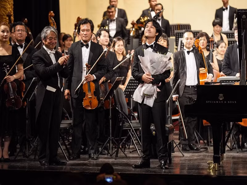 Con trai của Thanh Lam - Quốc Trung đoạt không ít giải thưởng như giải vàng và giải đặc biệt Liên hoan âm nhạc Cheonan tại Hàn Quốc năm 2012; Giải nhất bảng B dành cho lứa tuổi dưới 15 tại cuộc thi âm nhạc quốc tế Val Tidone năm 2012 tại Italy; Giải nhất cuộc thi Piano do Học viện Âm nhạc Quốc gia Việt Nam tổ chức; Giải nhất bảng B (14-17 tuổi) cùng 2 giải Thí sinh Việt Nam chơi thể loại Concerto hay nhất (Giải thưởng của Hội Âm nhạc Chopin Hà Nội) và Thí sinh đạt kết quả cao nhất trong số thí sinh Việt Nam tham gia thi tại bảng B (Giải của GS. NSND Đặng Thái Sơn) tại cuộc thi Piano quốc tế Hà Nội năm 2015. Ảnh: FB Đăng Quang