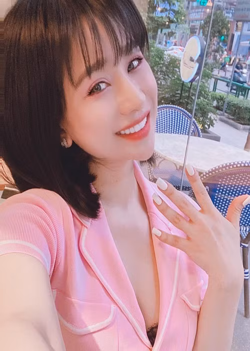 Vợ cũ của Hồ Quang Hiếu hiện tại chủ yếu tập trung kinh doanh. Trước đây, cô tích cực làm người mẫu, diễn xuất trong các MV âm nhạc. Ảnh: FB Ivy Lê