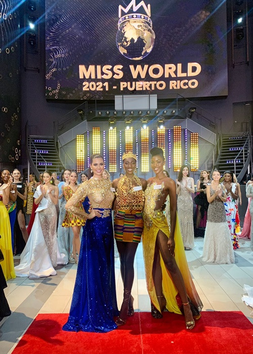 Theo sau Olivia là đại diện Cameroon và Puerto Rico. Ảnh: Miss World
