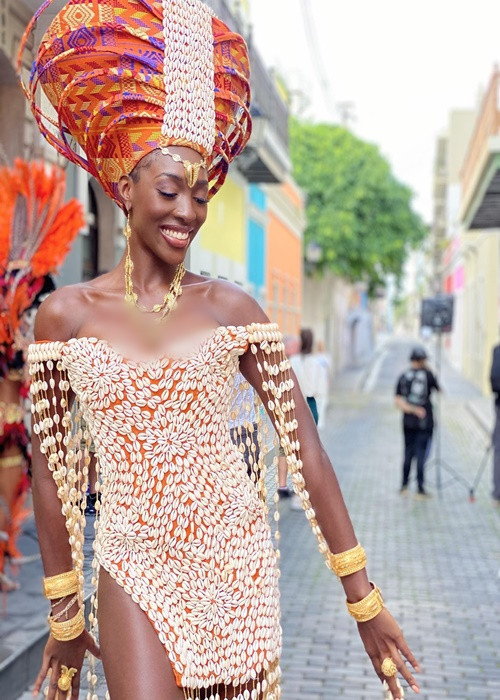 Đối thủ của Đỗ Thị Hà còn thu hút ánh nhìn của người đối diện bởi vẻ rạng rỡ. Ảnh: Miss World